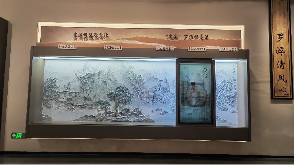 解析滑軌屏的出現(xiàn)比傳統(tǒng)展有什么優(yōu)勢？